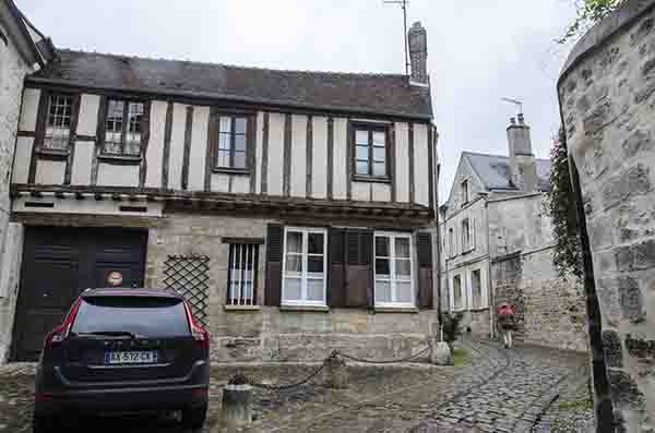 Francia - Senlis 06.jpg